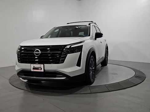 New 2026 Nissan Pathfinder SL w/ SL Premium Package AWD/4WD image 1
