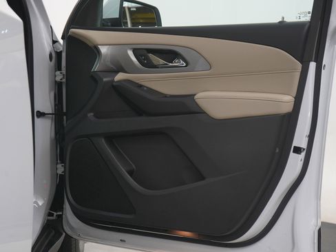 Used 2023 Chevrolet Traverse LS w/ Safety Package image 10