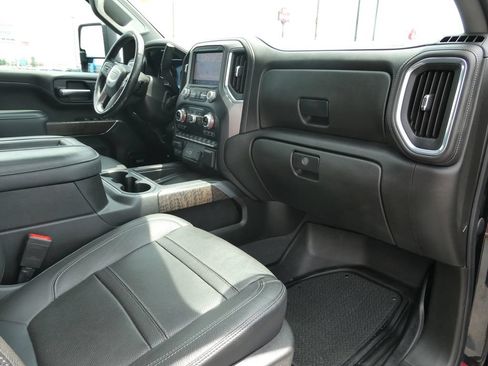 Used 2022 GMC Sierra 3500 Denali w/ Denali Black Diamond Edition AWD/4WD image 15