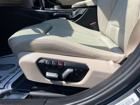 Used 2016 BMW 328i xDrive Sedan w/ Technology Package AWD/4WD image 17
