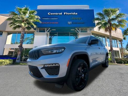 New 2025 Jeep Grand Cherokee Limited w/ Black Appearance Package RWD image 9