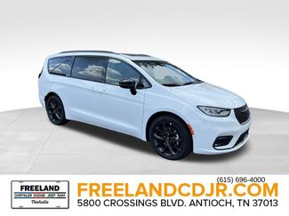 New 2026 Chrysler Pacifica Limited w/ S Appearance Package 360° Tour