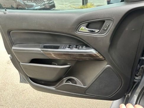 Used 2017 GMC Canyon SLE AWD/4WD image 13
