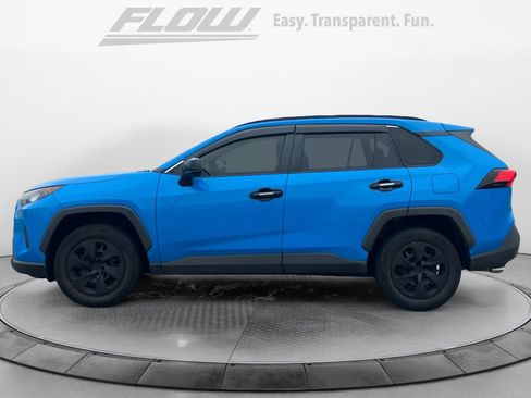 Used 2019 Toyota RAV4 LE FWD image 5