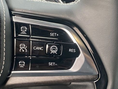 New 2025 Jeep Grand Cherokee Overland w/ Adv Protech Group III image 19