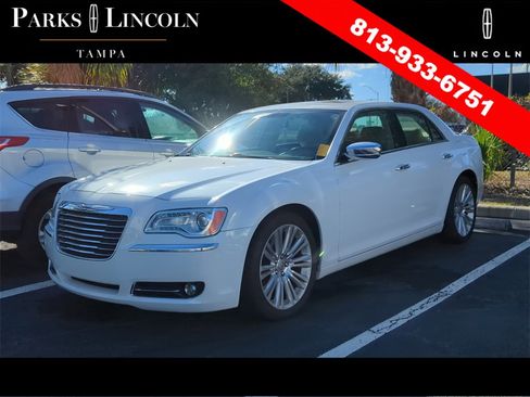 Used 2013 Chrysler 300 C image 3