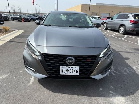 Used 2024 Nissan Altima 2.5 SR image 2