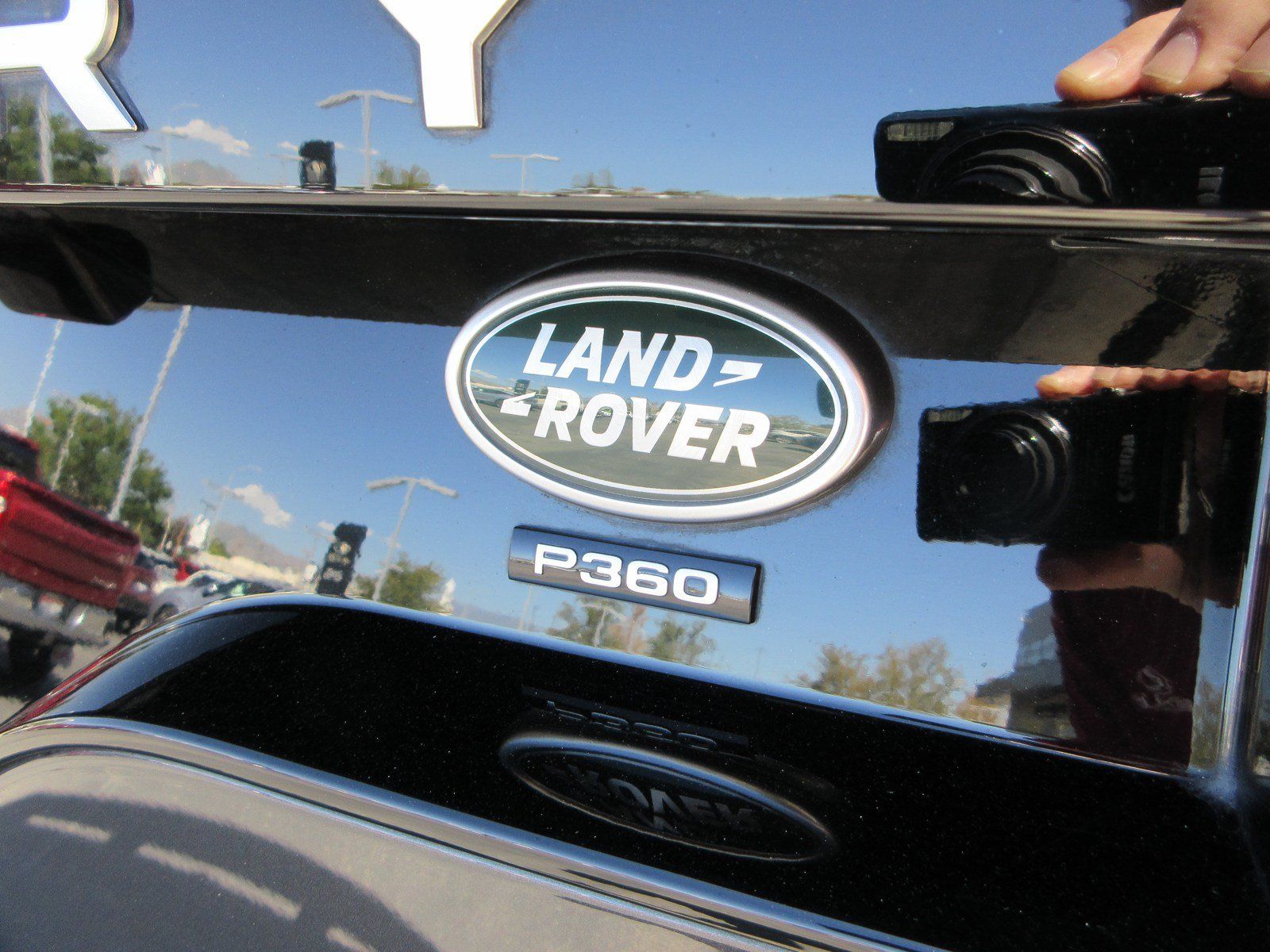 Used 2023 Land Rover Discovery Metropolitan Edition AWD/4WD image 9