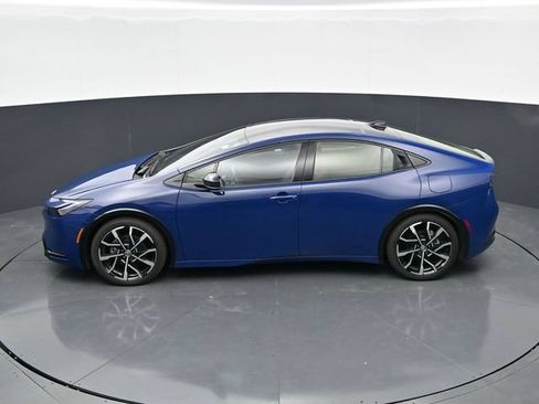 Used 2024 Toyota Prius Prime Premium FWD image 33