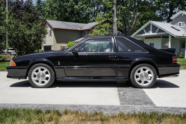 Used 1993 Ford Mustang Cobra RWD image 3
