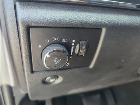 Used 2020 Jeep Grand Cherokee Limited RWD image 25