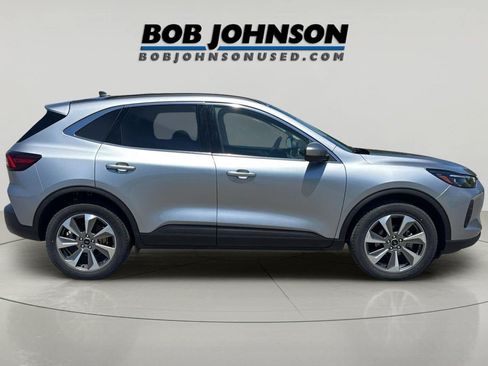 Used 2024 Ford Escape Platinum AWD/4WD image 2