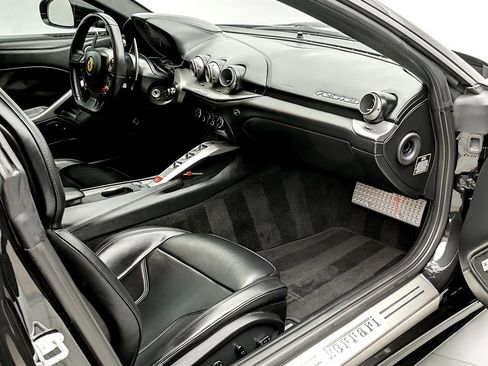 Certified 2014 Ferrari F12 Berlinetta image 17