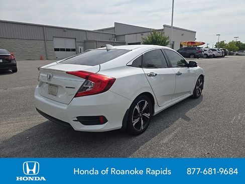 Used 2017 Honda Civic Touring image 5