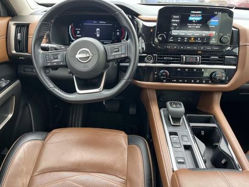 Certified 2024 Nissan Pathfinder Platinum w/ Cargo Package FWD image 15