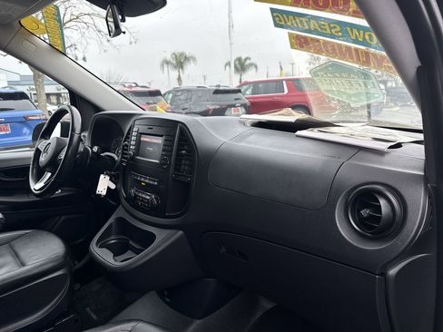 Used 2019 Mercedes-Benz Metris Passenger image 24
