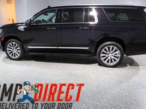 Used 2023 GMC Yukon XL Denali AWD/4WD image 10