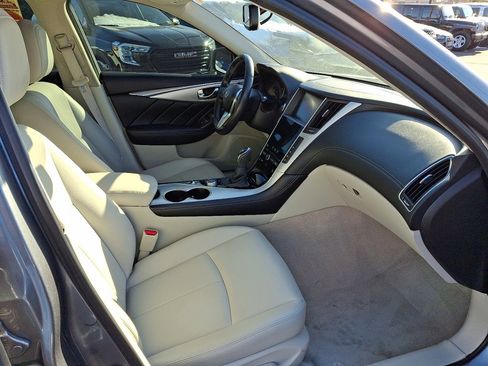 Used 2019 INFINITI Q50 Luxe w/ Essential Package (3.0T Luxe) image 11