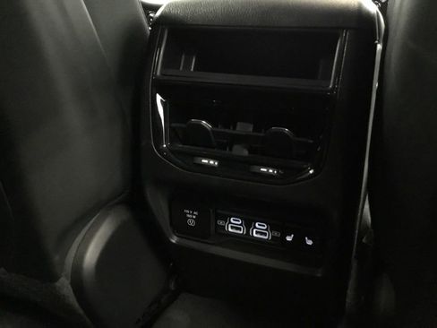 Used 2023 Jeep Grand Cherokee Limited AWD/4WD image 21
