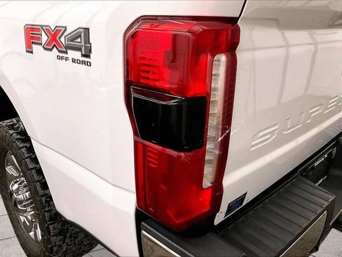 Used 2024 Ford F250 Lariat w/ Lariat Ultimate Package AWD/4WD image 28