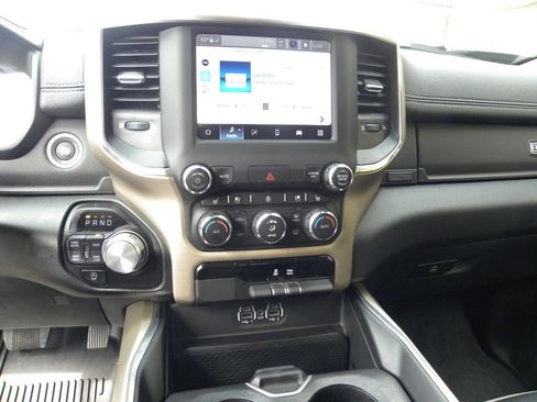 Used 2022 RAM 1500 Laramie AWD/4WD image 14
