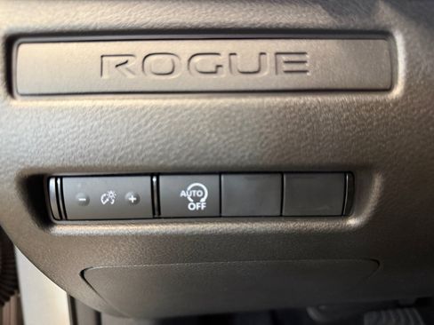 Used 2024 Nissan Rogue S FWD image 24