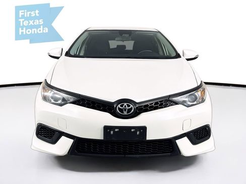 Used 2017 Toyota Corolla iM image 2