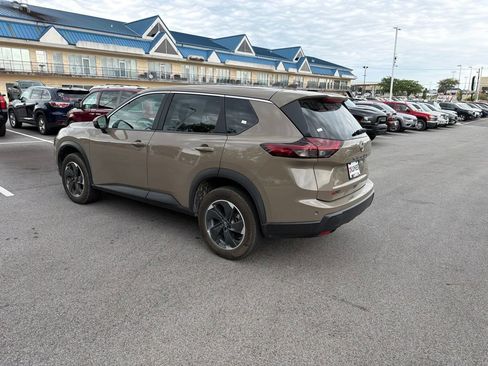 Used 2025 Nissan Rogue SV AWD/4WD image 7
