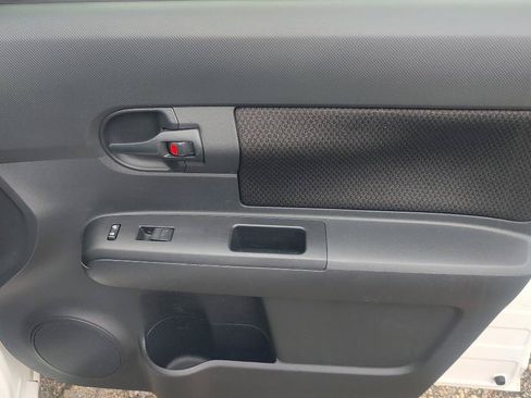 Used 2010 Scion xB FWD image 22