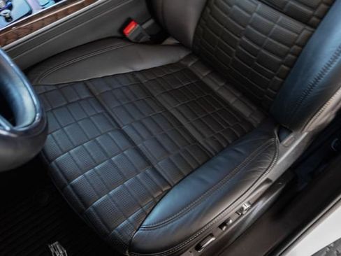 Used 2025 Cadillac Escalade Premium Luxury Platinum image 27