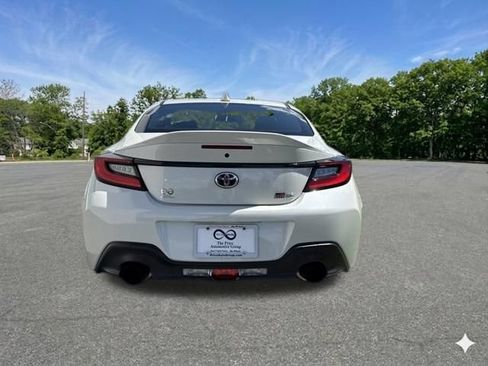 Used 2022 Toyota GR86 Premium w/ ALL Weather Mat Package (TMS) RWD image 6