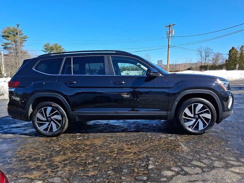 Used 2025 Volkswagen Atlas SE image 7