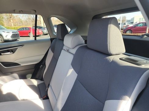 Used 2025 Toyota RAV4 XLE image 9