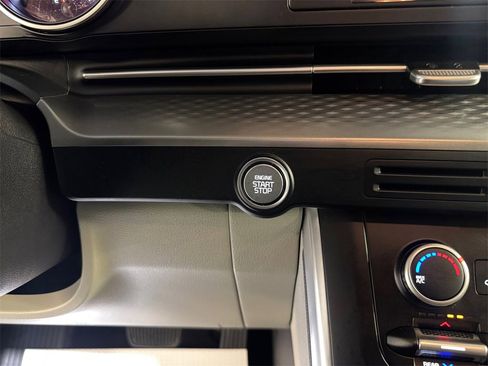 Used 2023 Kia Carnival LX image 29