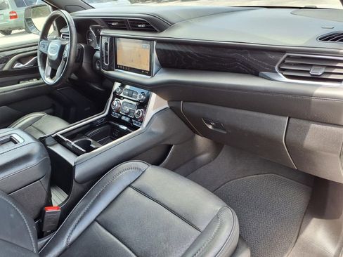 Used 2021 GMC Yukon XL Denali image 11