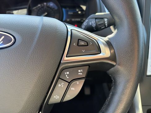 Used 2024 Ford Edge Titanium image 10