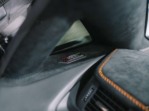 Used 2021 Lamborghini Aventador SVJ image 34