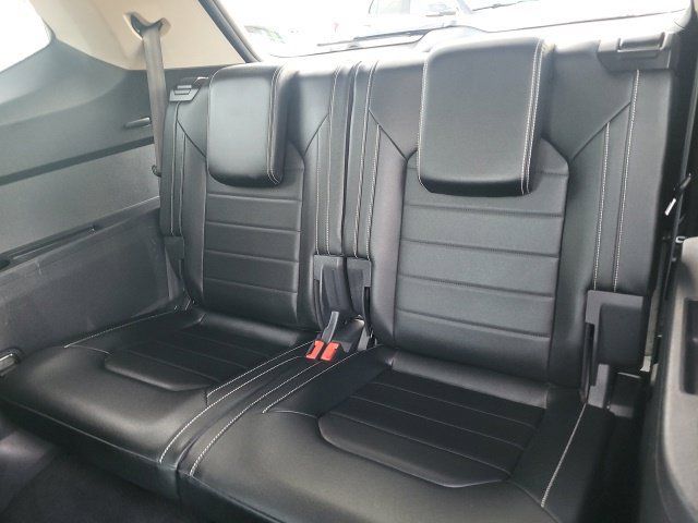 Used 2023 Volkswagen Atlas SEL Premium R-Line AWD/4WD image 19
