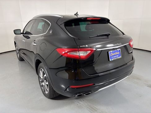 Used 2017 Maserati Levante w/ Luxury Package image 6