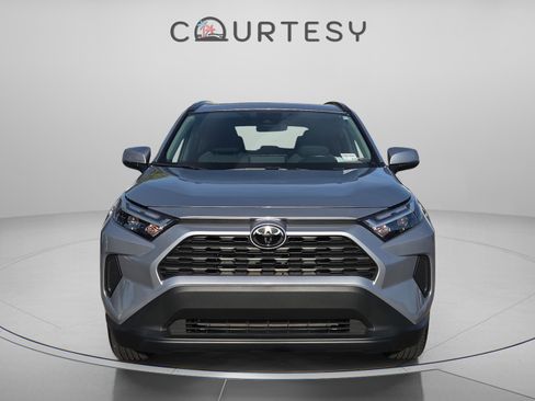 Certified 2025 Toyota RAV4 XLE w/ Convenience Package image 9