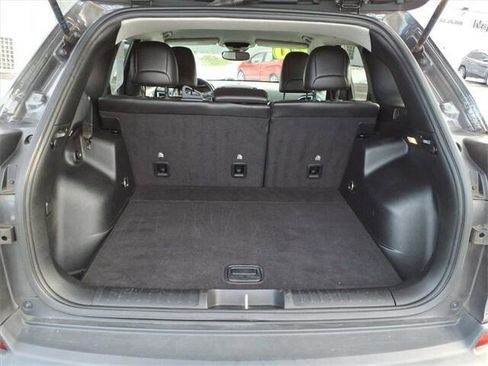 Certified 2020 Jeep Cherokee Latitude Lux w/ Quick Order Package 26H Lux image 9