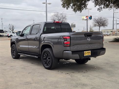 Used 2024 Nissan Frontier SV w/ SV Convenience Package image 5