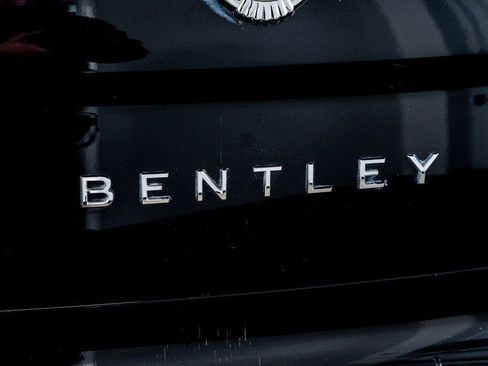 Used 2021 Bentley Flying Spur W12 image 27