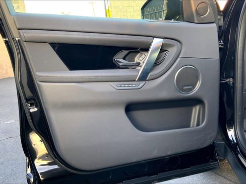 Used 2024 Land Rover Discovery Sport S image 21