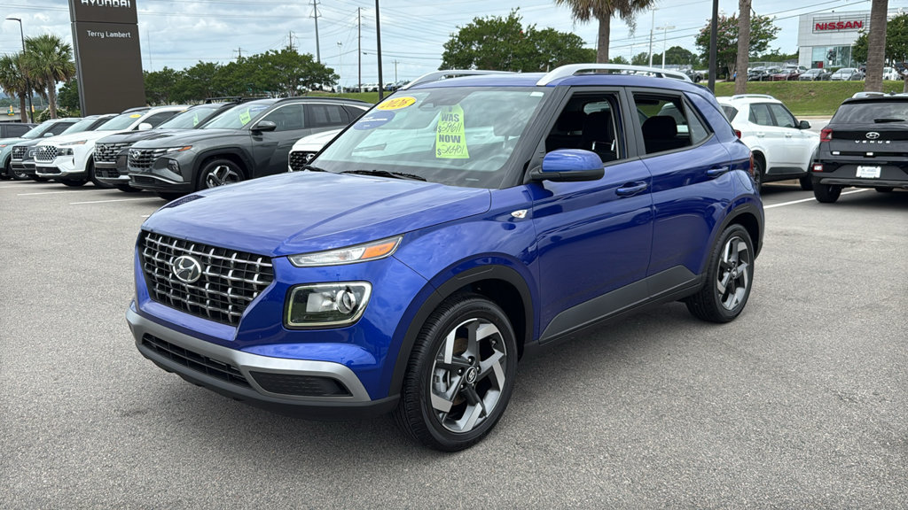 Used 2026 Hyundai Venue SEL FWD image 3
