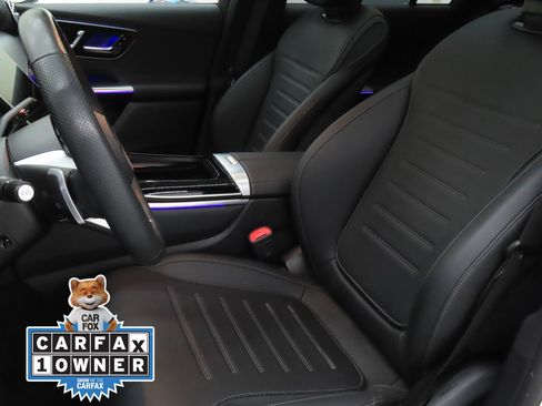 Used 2025 Mercedes-Benz GLC 300 4MATIC image 10