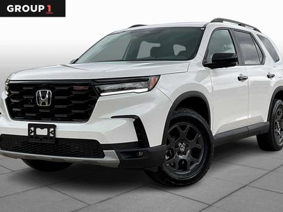 New 2025 Honda Pilot TrailSport