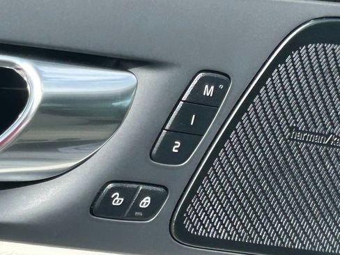 Used 2023 Volvo XC60 B5 Plus image 62