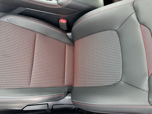 New 2025 Nissan Kicks SR image 31