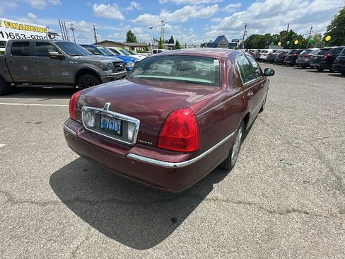 Used 2004 Lincoln Town Car Ultimate image 4